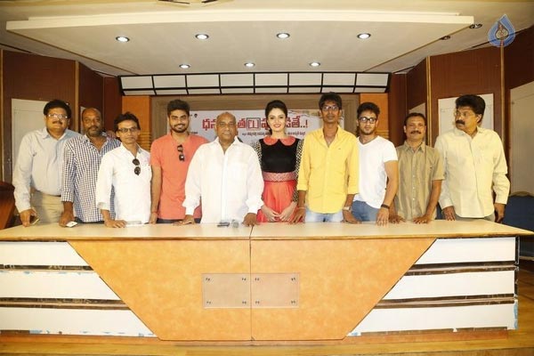 dhanalakshmi thalupu thadithe movie,dhanaraj,thummalapalli ramasathyanarayana  'ధనలక్ష్మి తలుపు తడితే' విడుదలకు సిద్ధం!